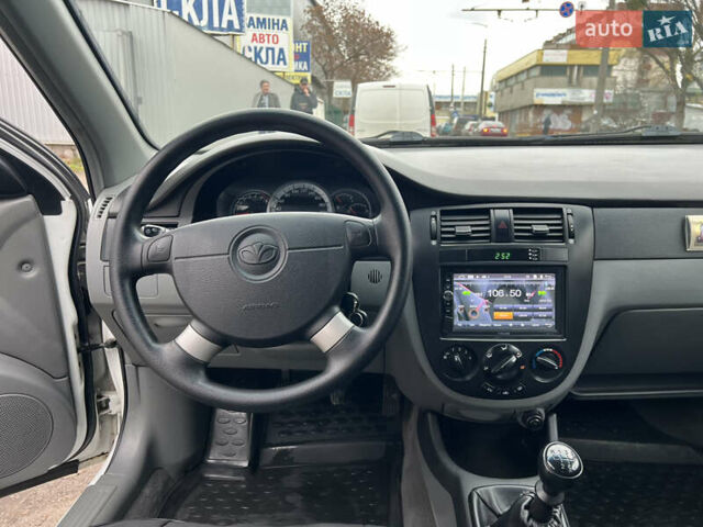 Білий Деу Джентра, об'ємом двигуна 1.49 л та пробігом 127 тис. км за 4900 $, фото 9 на Automoto.ua