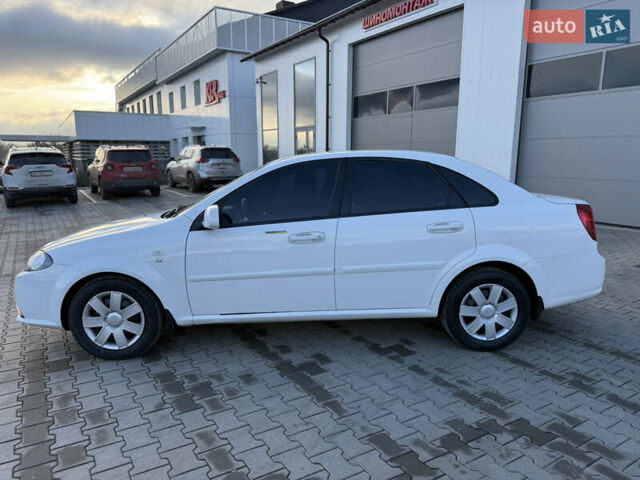 Білий Деу Джентра, об'ємом двигуна 1.49 л та пробігом 181 тис. км за 4200 $, фото 2 на Automoto.ua