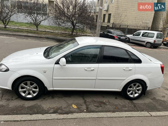 Білий Деу Джентра, об'ємом двигуна 1.49 л та пробігом 127 тис. км за 4900 $, фото 4 на Automoto.ua