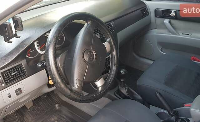 Белый Дэу Джентра, объемом двигателя 1.49 л и пробегом 143 тыс. км за 5000 $, фото 4 на Automoto.ua