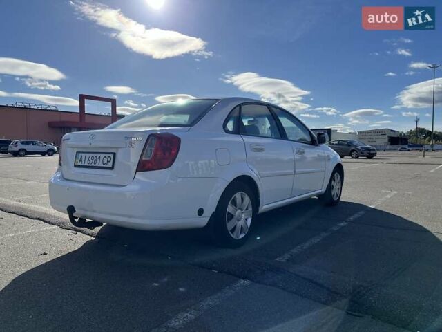 Белый Дэу Джентра, объемом двигателя 1.49 л и пробегом 201 тыс. км за 3900 $, фото 4 на Automoto.ua