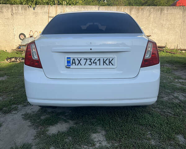 Білий Деу Джентра, об'ємом двигуна 1.49 л та пробігом 230 тис. км за 4300 $, фото 3 на Automoto.ua