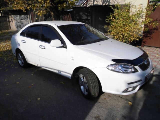 Белый Дэу Джентра, объемом двигателя 1.5 л и пробегом 89 тыс. км за 5900 $, фото 1 на Automoto.ua