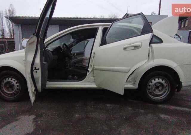 Белый Дэу Джентра, объемом двигателя 1.5 л и пробегом 240 тыс. км за 3555 $, фото 2 на Automoto.ua