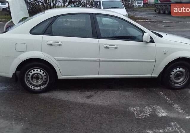 Белый Дэу Джентра, объемом двигателя 1.5 л и пробегом 240 тыс. км за 3555 $, фото 3 на Automoto.ua