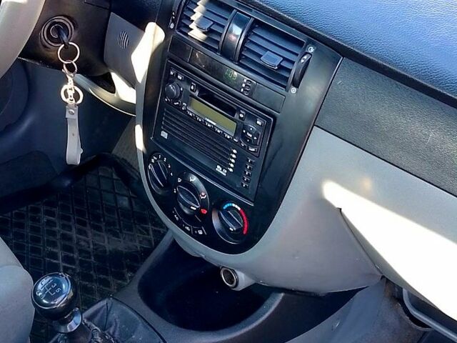 Дэу Джентра 2013 в Лозовой на Automoto.ua Белый Дэу Джентра, объемом двигателя 1.5 л и пробегом 197 тыс. км за 3500 $, фото 8 на Automoto.ua