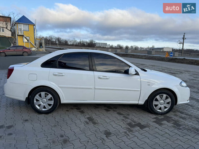 Білий Деу Джентра, об'ємом двигуна 1.49 л та пробігом 181 тис. км за 4200 $, фото 6 на Automoto.ua