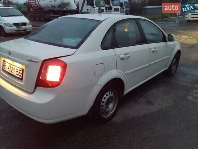 Белый Дэу Джентра, объемом двигателя 1.5 л и пробегом 240 тыс. км за 3555 $, фото 9 на Automoto.ua