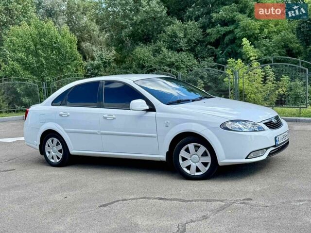 Білий Деу Джентра, об'ємом двигуна 1.49 л та пробігом 69 тис. км за 5700 $, фото 1 на Automoto.ua