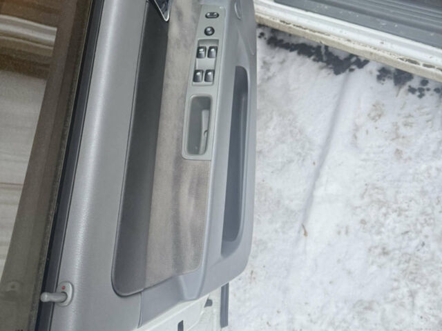 Білий Деу Джентра, об'ємом двигуна 1.49 л та пробігом 152 тис. км за 4200 $, фото 2 на Automoto.ua