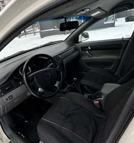 Белый Дэу Джентра, объемом двигателя 1.6 л и пробегом 160 тыс. км за 4600 $, фото 8 на Automoto.ua