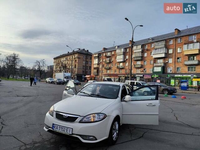Білий Деу Джентра, об'ємом двигуна 1.49 л та пробігом 211 тис. км за 4300 $, фото 2 на Automoto.ua