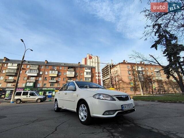 Білий Деу Джентра, об'ємом двигуна 1.49 л та пробігом 211 тис. км за 4300 $, фото 4 на Automoto.ua