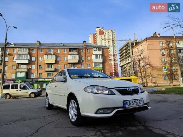 Білий Деу Джентра, об'ємом двигуна 1.49 л та пробігом 211 тис. км за 4300 $, фото 3 на Automoto.ua