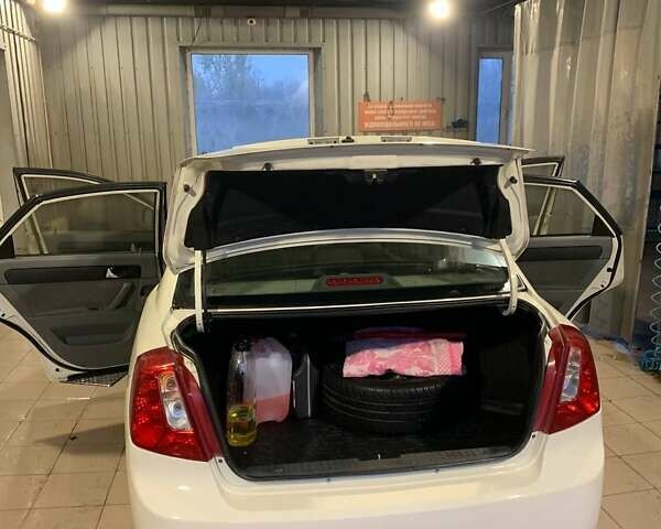 Деу Джентра 2013 у Кролевце на Automoto.ua Бежевий Деу Джентра, об'ємом двигуна 1.49 л та пробігом 185 тис. км за 4400 $, фото 15 на Automoto.ua