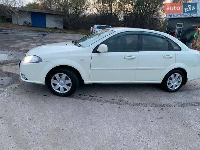 Деу Джентра 2013 у Кролевце на Automoto.ua Бежевий Деу Джентра, об'ємом двигуна 1.49 л та пробігом 185 тис. км за 4400 $, фото 6 на Automoto.ua