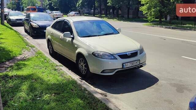 Бежевый Дэу Джентра, объемом двигателя 1.5 л и пробегом 200 тыс. км за 4600 $, фото 7 на Automoto.ua