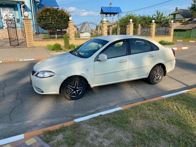 Бежевий Деу Джентра, об'ємом двигуна 1.5 л та пробігом 420 тис. км за 3100 $, фото 1 на Automoto.ua