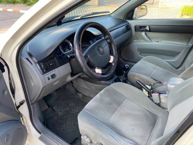 Бежевий Деу Джентра, об'ємом двигуна 1.5 л та пробігом 420 тис. км за 3100 $, фото 7 на Automoto.ua