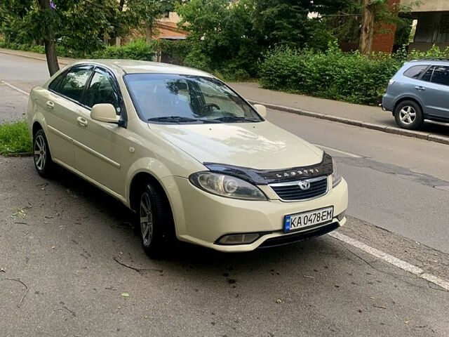 Бежевий Деу Джентра, об'ємом двигуна 1.5 л та пробігом 189 тис. км за 4200 $, фото 2 на Automoto.ua