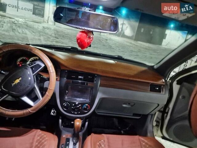 Бежевий Деу Джентра, об'ємом двигуна 1.49 л та пробігом 194 тис. км за 3999 $, фото 10 на Automoto.ua