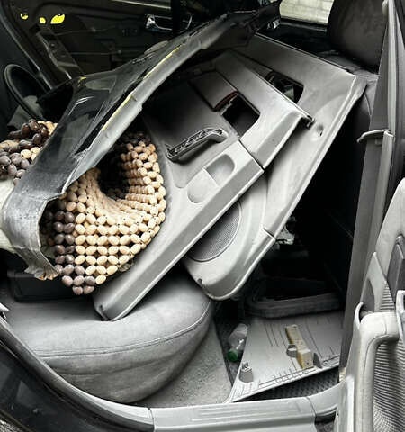 Черный Дэу Джентра, объемом двигателя 1.5 л и пробегом 195 тыс. км за 2350 $, фото 4 на Automoto.ua