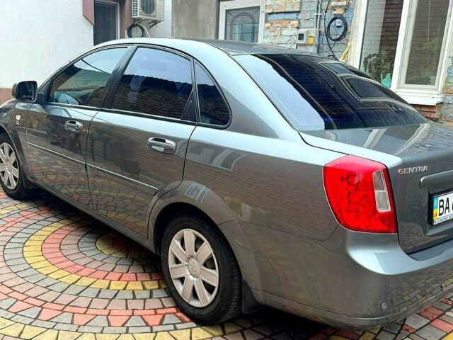 Серый Дэу Джентра, объемом двигателя 1.5 л и пробегом 149 тыс. км за 2550 $, фото 4 на Automoto.ua