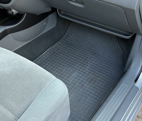 Серый Дэу Джентра, объемом двигателя 1.5 л и пробегом 147 тыс. км за 5600 $, фото 6 на Automoto.ua