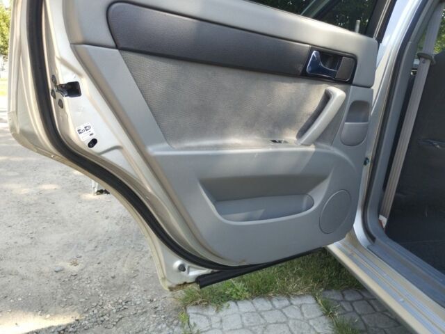 Серый Дэу Джентра, объемом двигателя 1.5 л и пробегом 205 тыс. км за 5200 $, фото 4 на Automoto.ua