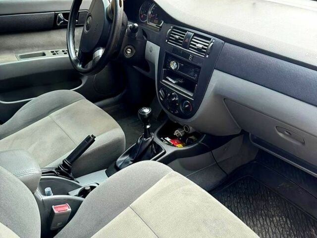 Серый Дэу Джентра, объемом двигателя 1.5 л и пробегом 149 тыс. км за 2550 $, фото 5 на Automoto.ua