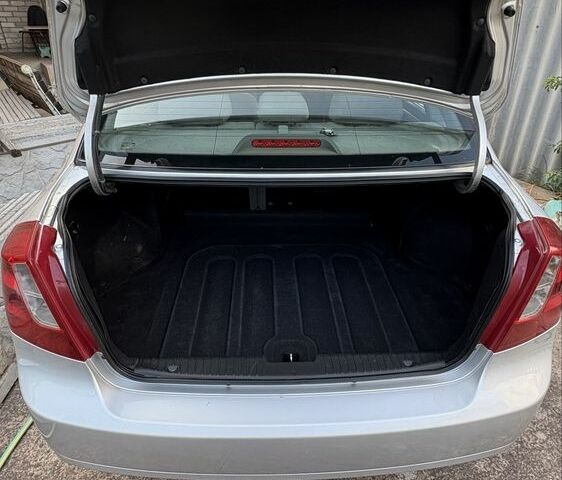 Серый Дэу Джентра, объемом двигателя 1.5 л и пробегом 147 тыс. км за 5600 $, фото 3 на Automoto.ua