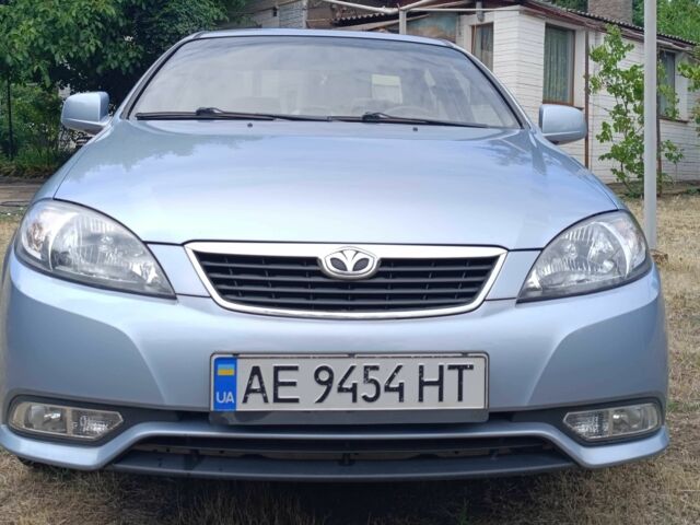 Серый Дэу Джентра, объемом двигателя 1.5 л и пробегом 61 тыс. км за 7000 $, фото 1 на Automoto.ua