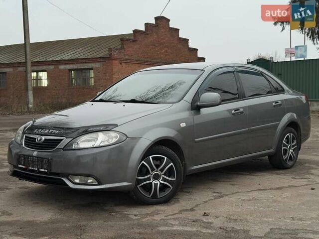 Серый Дэу Джентра, объемом двигателя 1.49 л и пробегом 165 тыс. км за 5850 $, фото 1 на Automoto.ua