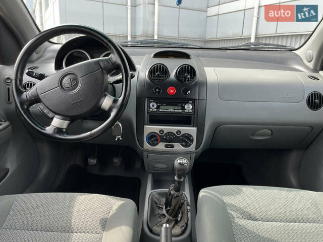 Красный Дэу Калос, объемом двигателя 1.4 л и пробегом 220 тыс. км за 3000 $, фото 7 на Automoto.ua