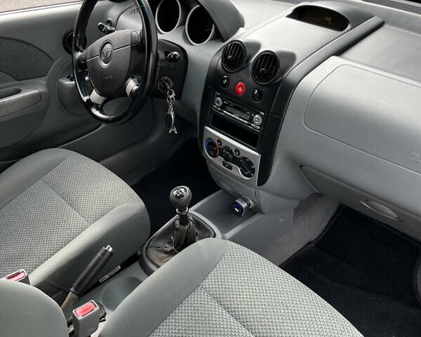 Красный Дэу Калос, объемом двигателя 1.4 л и пробегом 220 тыс. км за 3000 $, фото 8 на Automoto.ua