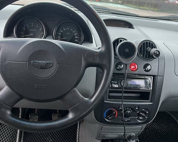 Жовтий Деу Калос, об'ємом двигуна 1.2 л та пробігом 157 тис. км за 2700 $, фото 25 на Automoto.ua