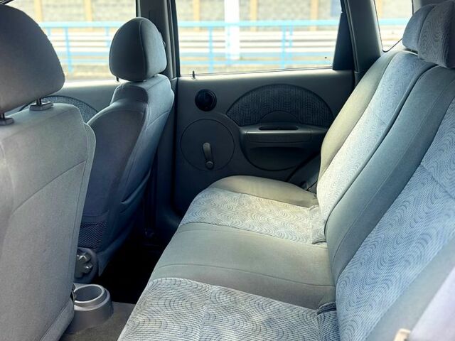 Желтый Дэу Калос, объемом двигателя 1.2 л и пробегом 120 тыс. км за 3600 $, фото 6 на Automoto.ua