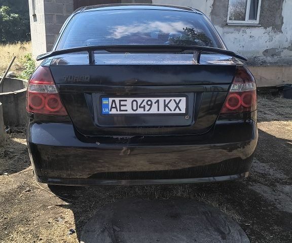 Черный Дэу Лачетти, объемом двигателя 1.5 л и пробегом 200 тыс. км за 3550 $, фото 1 на Automoto.ua