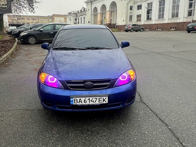 Синий Дэу Лачетти, объемом двигателя 1.4 л и пробегом 150 тыс. км за 4000 $, фото 2 на Automoto.ua