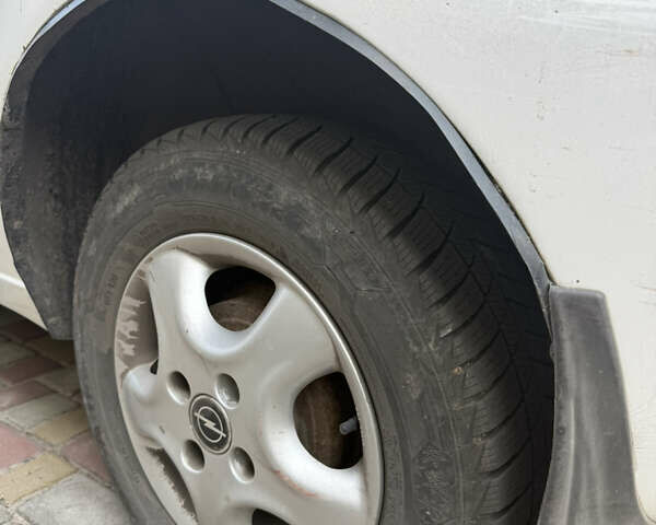 Белый Дэу Ланос, объемом двигателя 1.5 л и пробегом 383 тыс. км за 1500 $, фото 3 на Automoto.ua