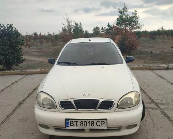 Белый Дэу Ланос, объемом двигателя 1.5 л и пробегом 196 тыс. км за 3500 $, фото 1 на Automoto.ua