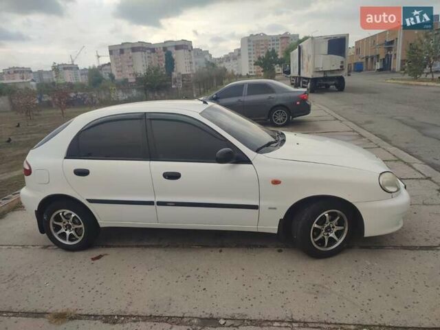 Белый Дэу Ланос, объемом двигателя 1.5 л и пробегом 196 тыс. км за 3500 $, фото 3 на Automoto.ua