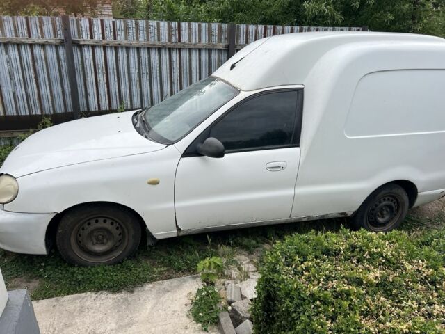 Белый Дэу Ланос, объемом двигателя 1.5 л и пробегом 380 тыс. км за 1200 $, фото 3 на Automoto.ua