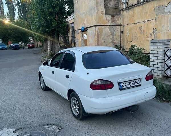 Дэу Ланос 1998 в Киеве на Automoto.ua Белый Дэу Ланос, объемом двигателя 1.5 л и пробегом 363 тыс. км за 1800 $, фото 5 на Automoto.ua