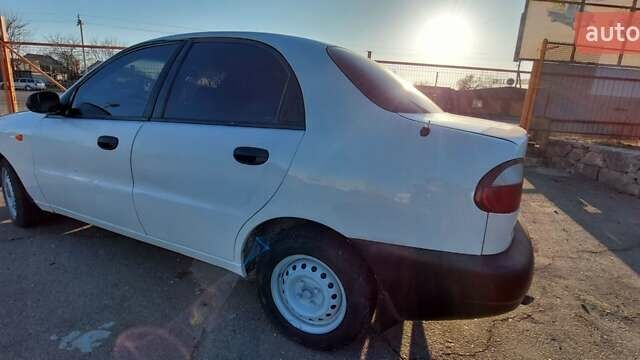 Белый Дэу Ланос, объемом двигателя 1.5 л и пробегом 570 тыс. км за 1200 $, фото 4 на Automoto.ua