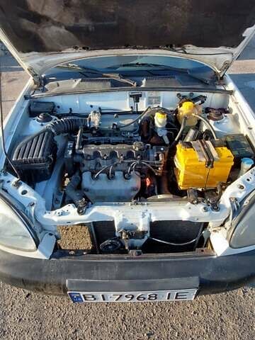 Белый Дэу Ланос, объемом двигателя 1.5 л и пробегом 570 тыс. км за 1200 $, фото 6 на Automoto.ua