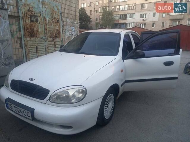 Белый Дэу Ланос, объемом двигателя 1.5 л и пробегом 200 тыс. км за 2000 $, фото 2 на Automoto.ua