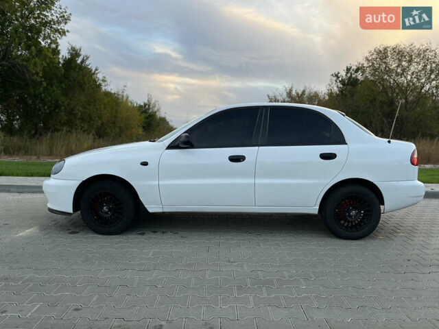 Белый Дэу Ланос, объемом двигателя 1.5 л и пробегом 230 тыс. км за 3400 $, фото 2 на Automoto.ua