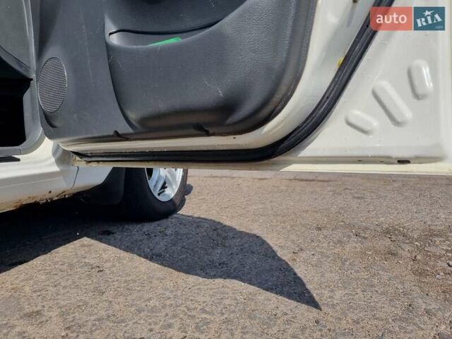 Белый Дэу Ланос, объемом двигателя 1.6 л и пробегом 320 тыс. км за 3500 $, фото 11 на Automoto.ua