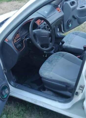 Білий Деу Ланос, об'ємом двигуна 1.3 л та пробігом 270 тис. км за 999 $, фото 4 на Automoto.ua